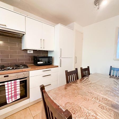 36 O'Leary Square Apartment London Exterior photo
