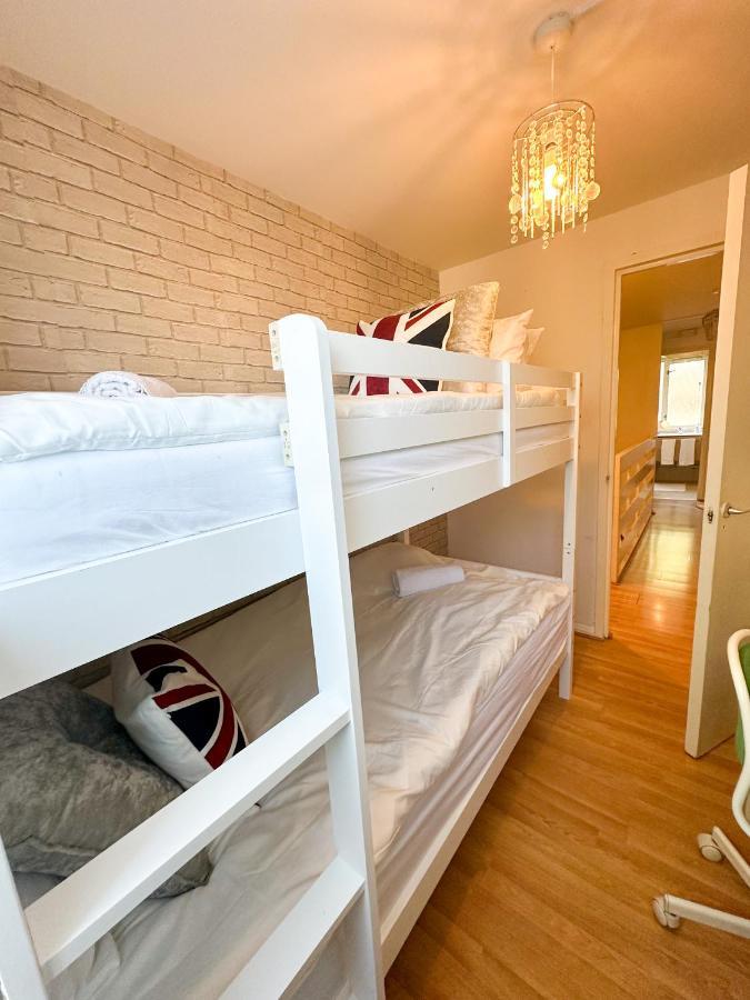 36 O'Leary Square Apartment London Exterior photo