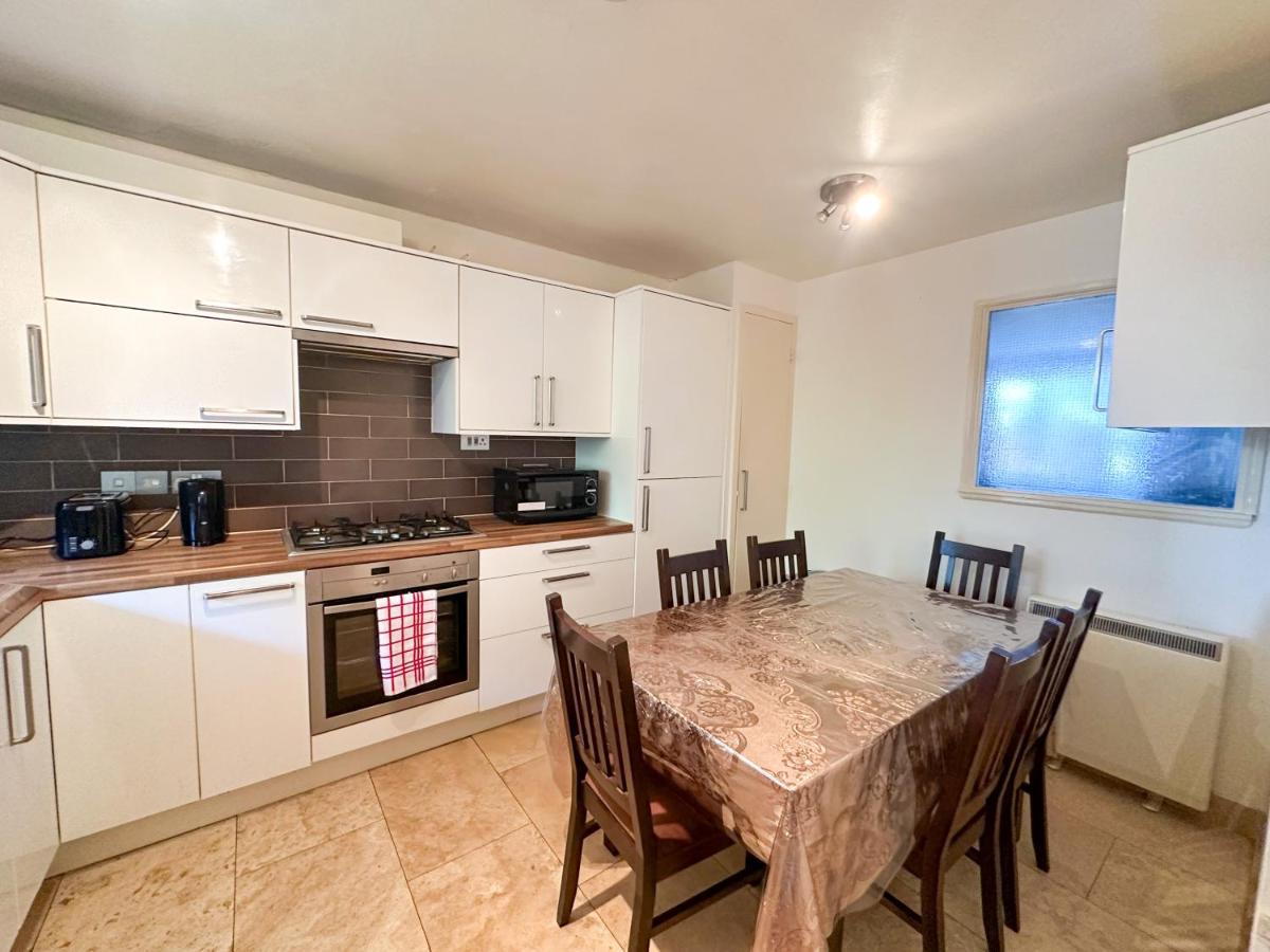 36 O'Leary Square Apartment London Exterior photo